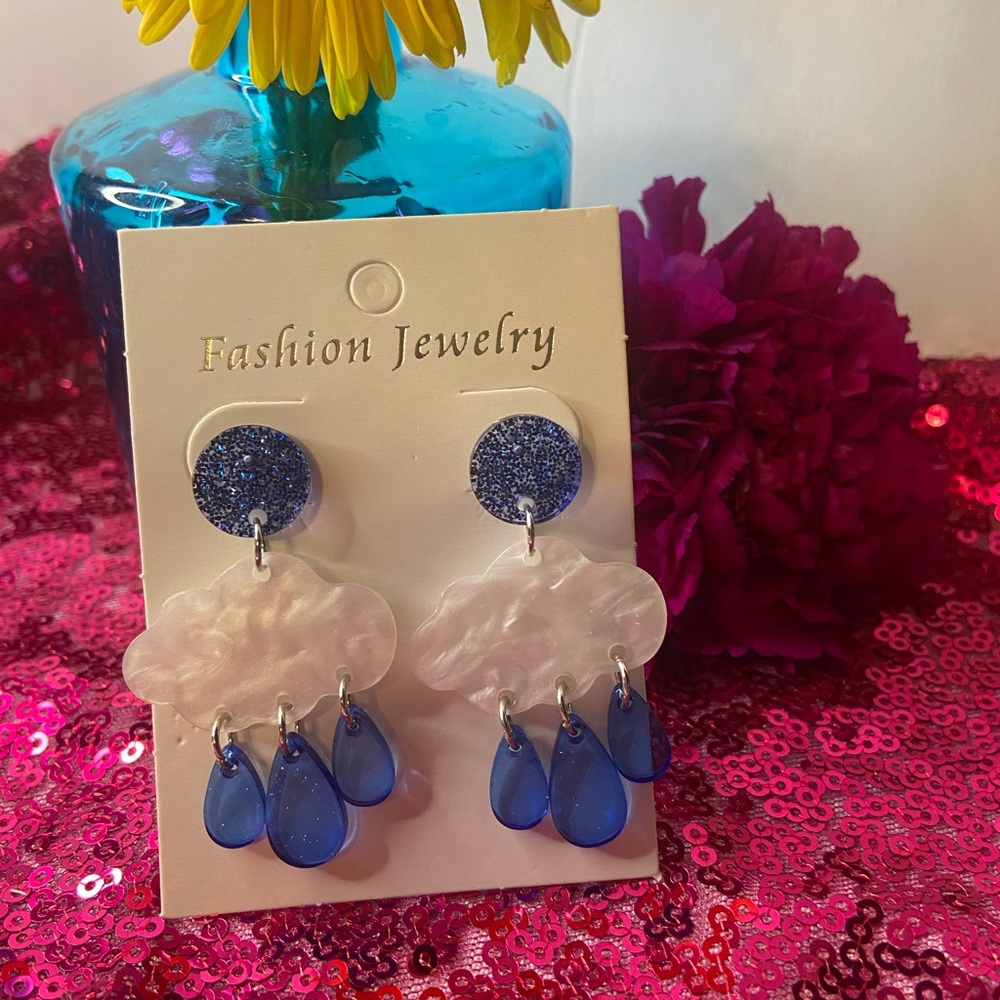 Boutique rain cloud earrings (new)